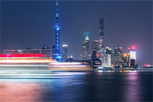 聚光灯下的夜生活：舞台表演与音乐